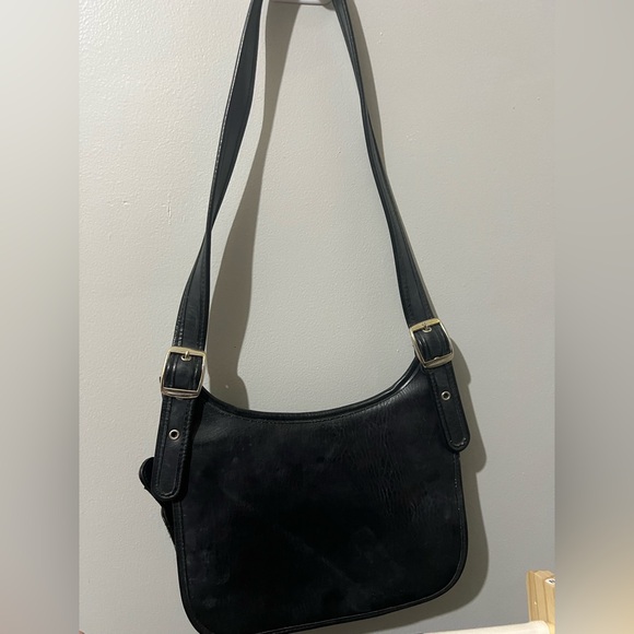 Elegant Coach  Black Leather Shoulder Bag - Picture 1 of 14